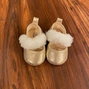Baby Gap 3-6 month Gold Shimmer Shoes